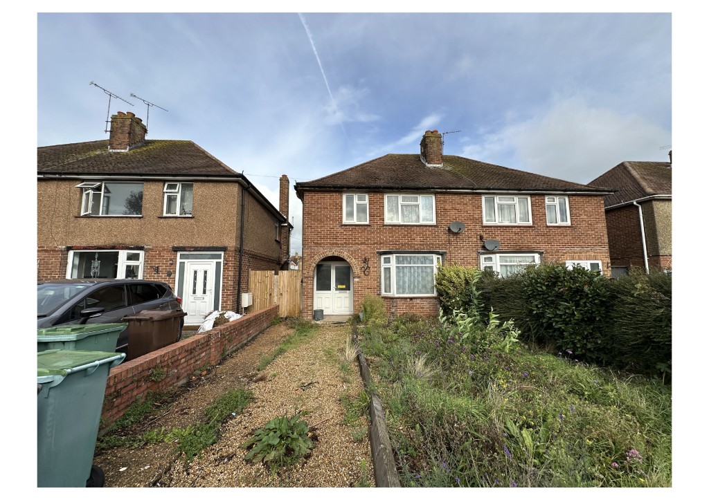 Lot: 171 - SEMI-DETACHED HOUSE WITH GARDEN TO FRONT AND REAR - External of Semi Detached Property